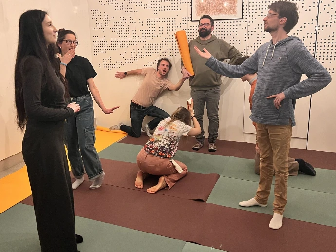 un coaching d'équipe symbolisant les liens hiérarchiques
