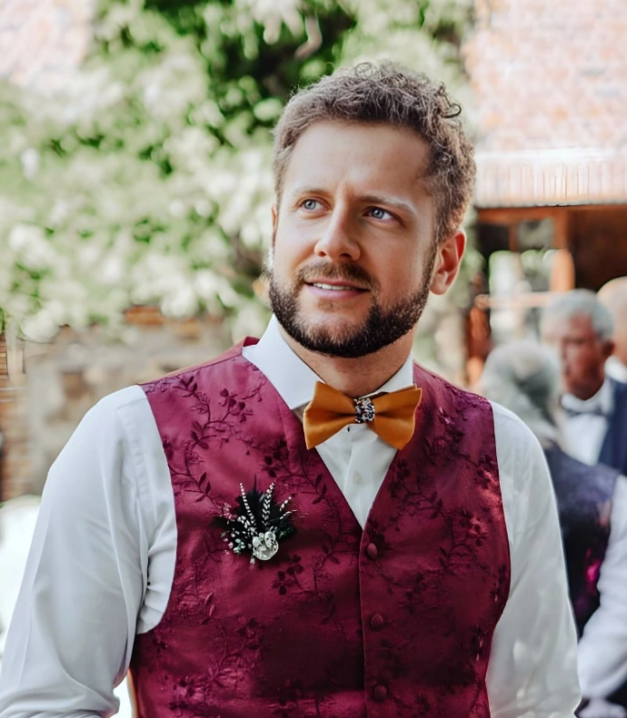 Thomas Haddad en maître de cérémonie et présentateur scénique lors d&#39;un mariage 